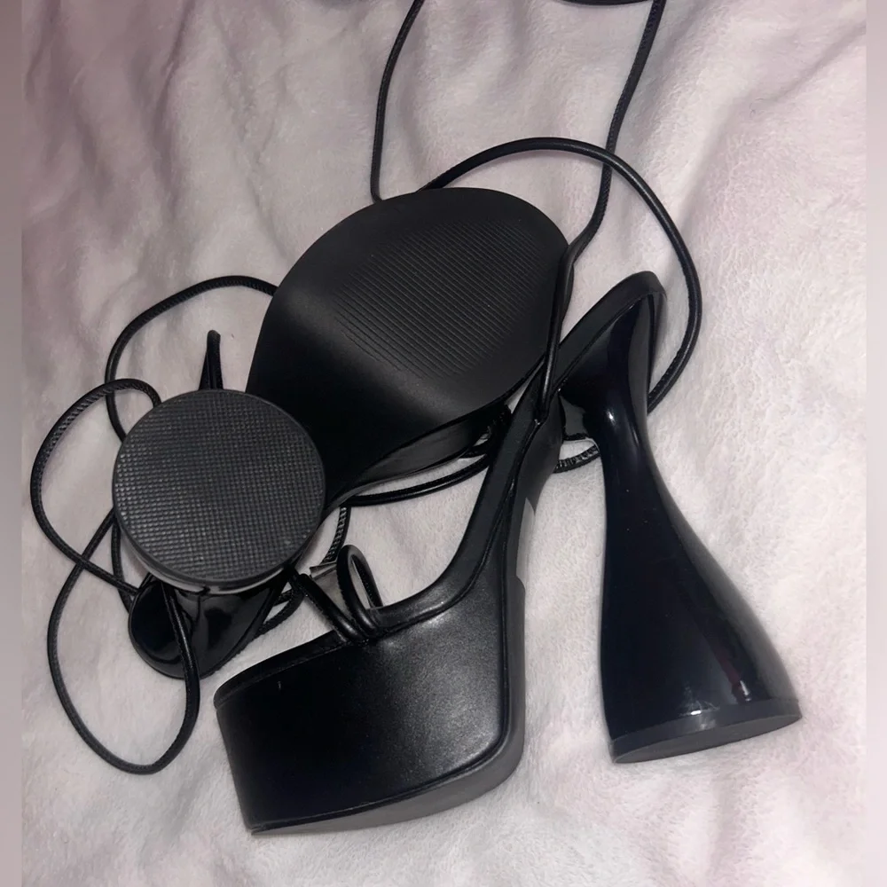 Heels - Picture 2 of 3
